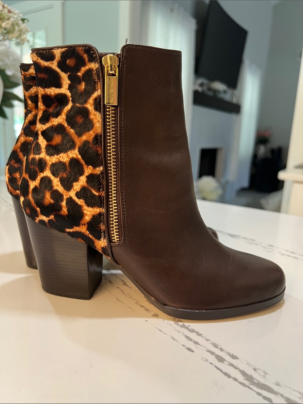 Michael Kors Brown Leather Ankle Boots with Leopard-Print Heel Panel size W 7.5 - Picture 9 of 15